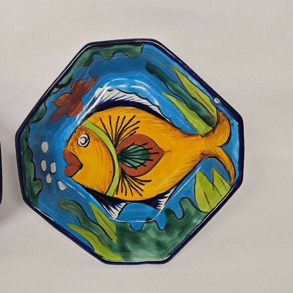 Mexican Talavera Pottery Octagon 7 Inch Bowls Dish Fish Motif Signed R Venegas - Picture 3 of 7